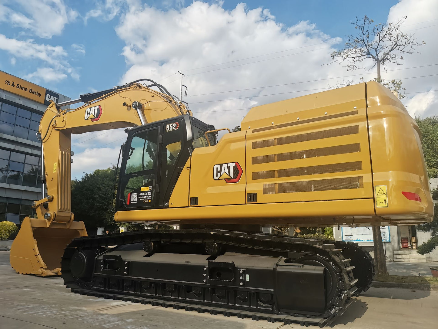 Used Caterpillar 352 Excavator for Sale front view