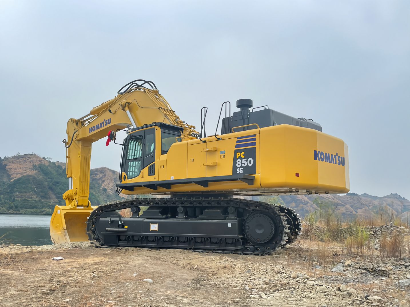 Used Komatsu PC850LC Excavator for Sale detail view