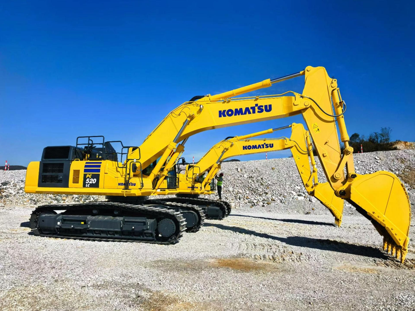 Used Komatsu PC520LC Excavator for Sale rear side view