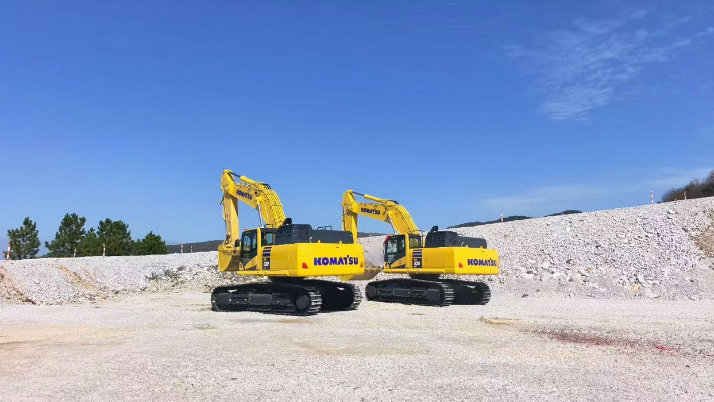 Used Komatsu PC520LC Excavator for Sale front view