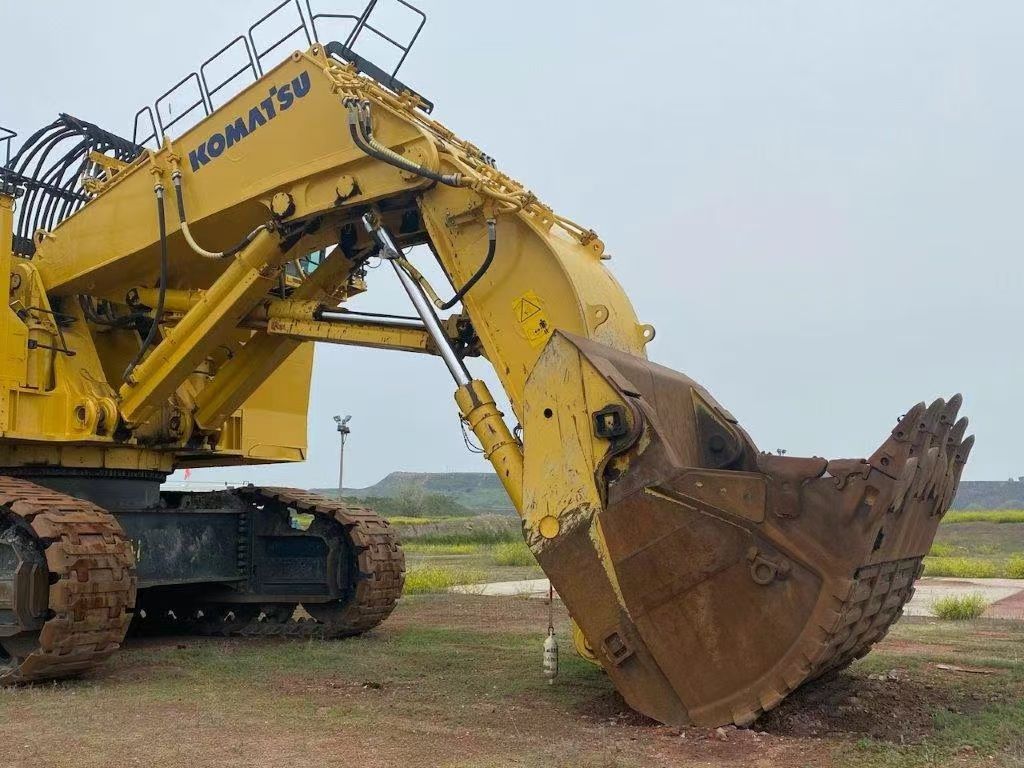 Used Komatsu PC4000 Excavator for Sale rear side view