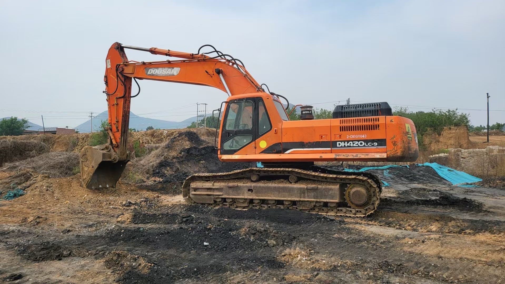 Used Doosan DH420LC-9 Excavator for Sale rear side view