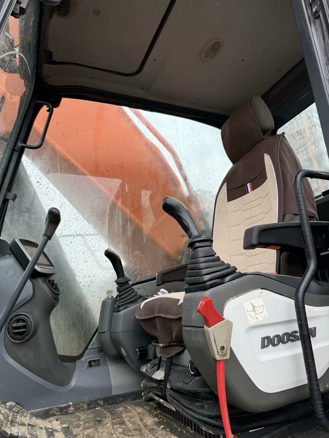 Used DOOSAN DX420LC-9C Crawler Excavator for Sale - real inventory photo 4