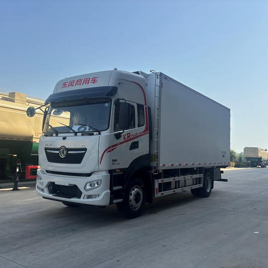 Used Dongfeng KINGRUN 42M³ Refrigerated Truck for Sale side view