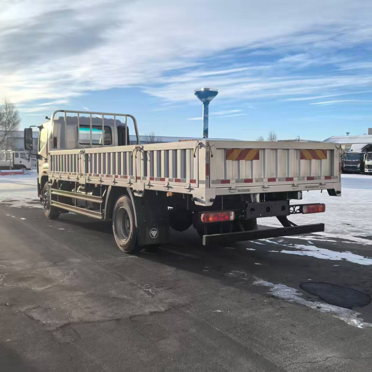 New Foton 240HP Flatbed Truck for Sale detail view
