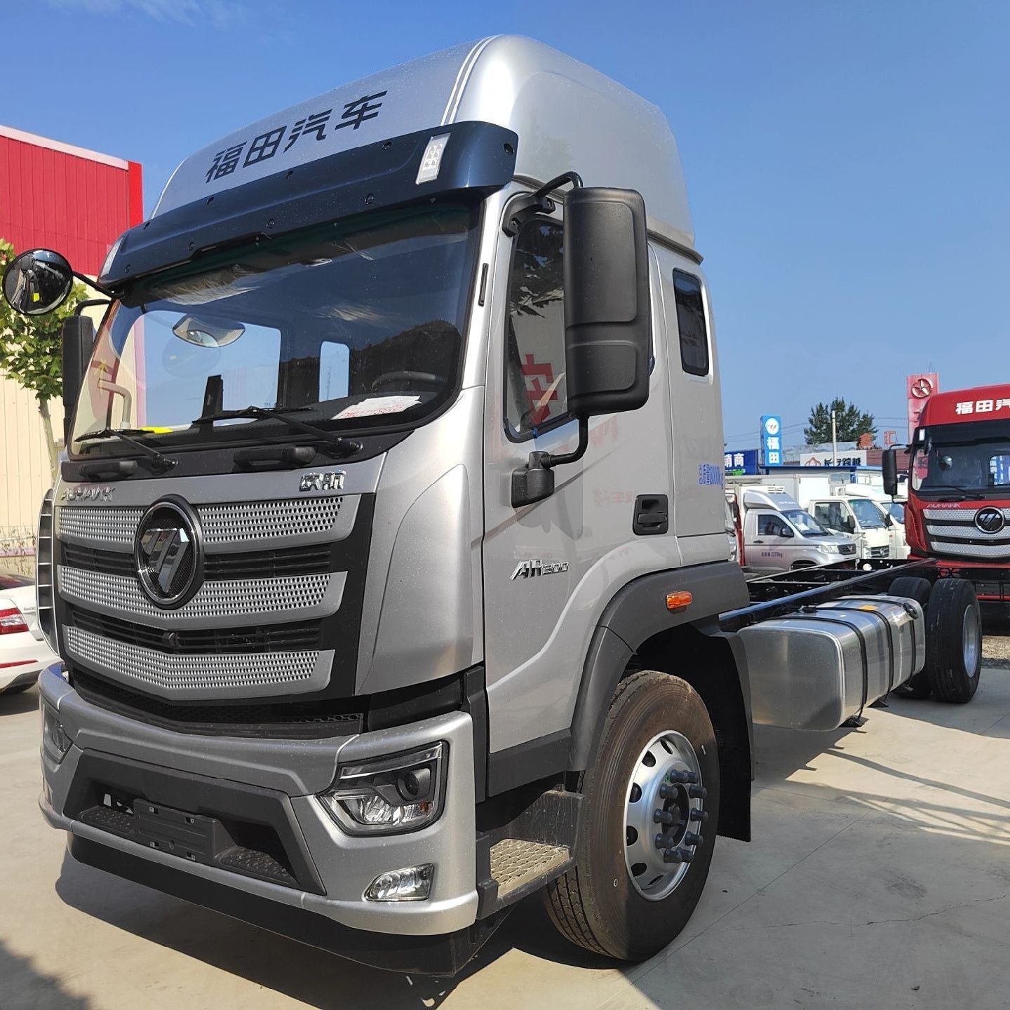New Foton 300HP Medium Duty Truck for Sale side view