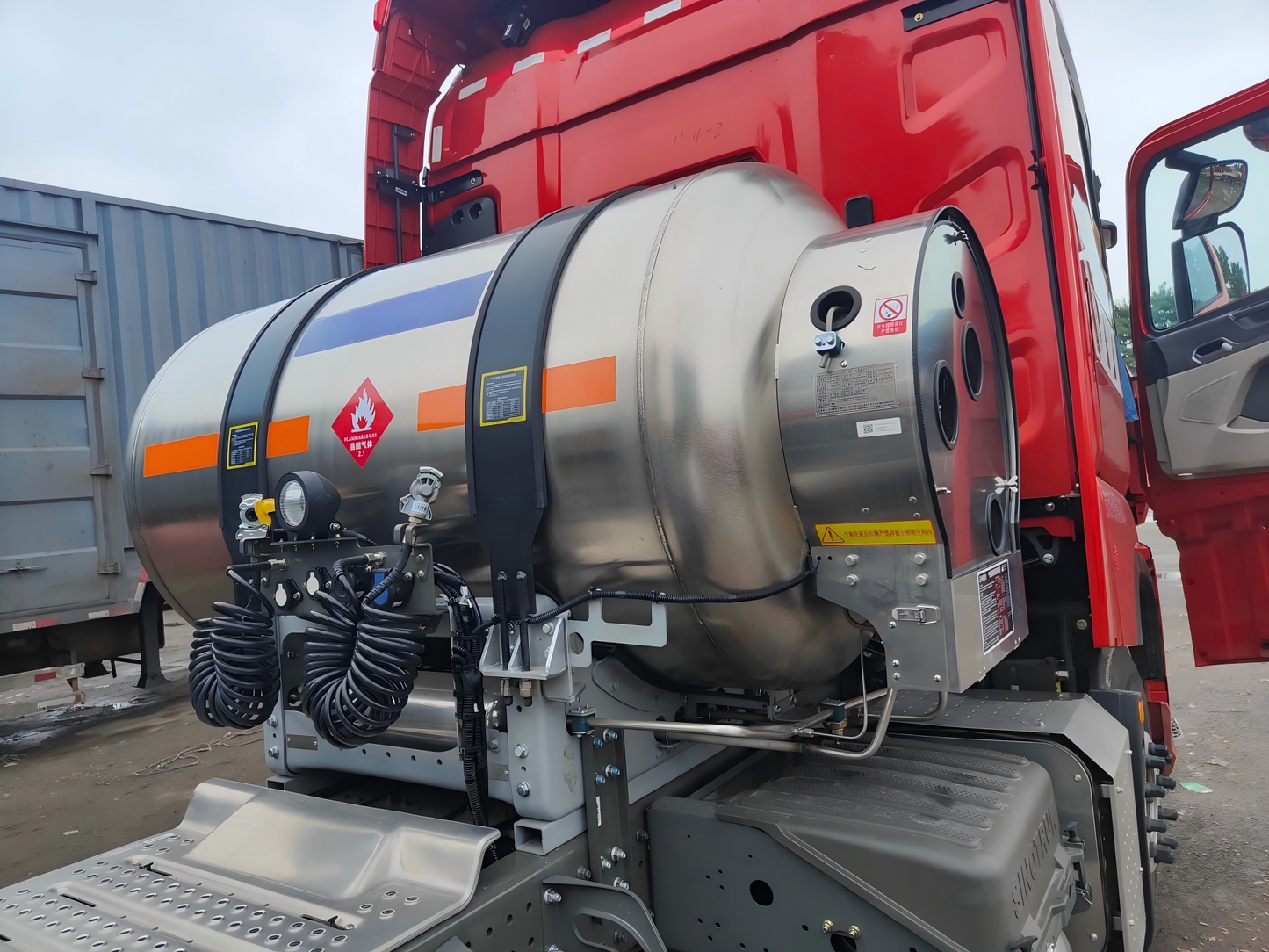 New Howo 530HP Truck Chassis for Sale detail view
