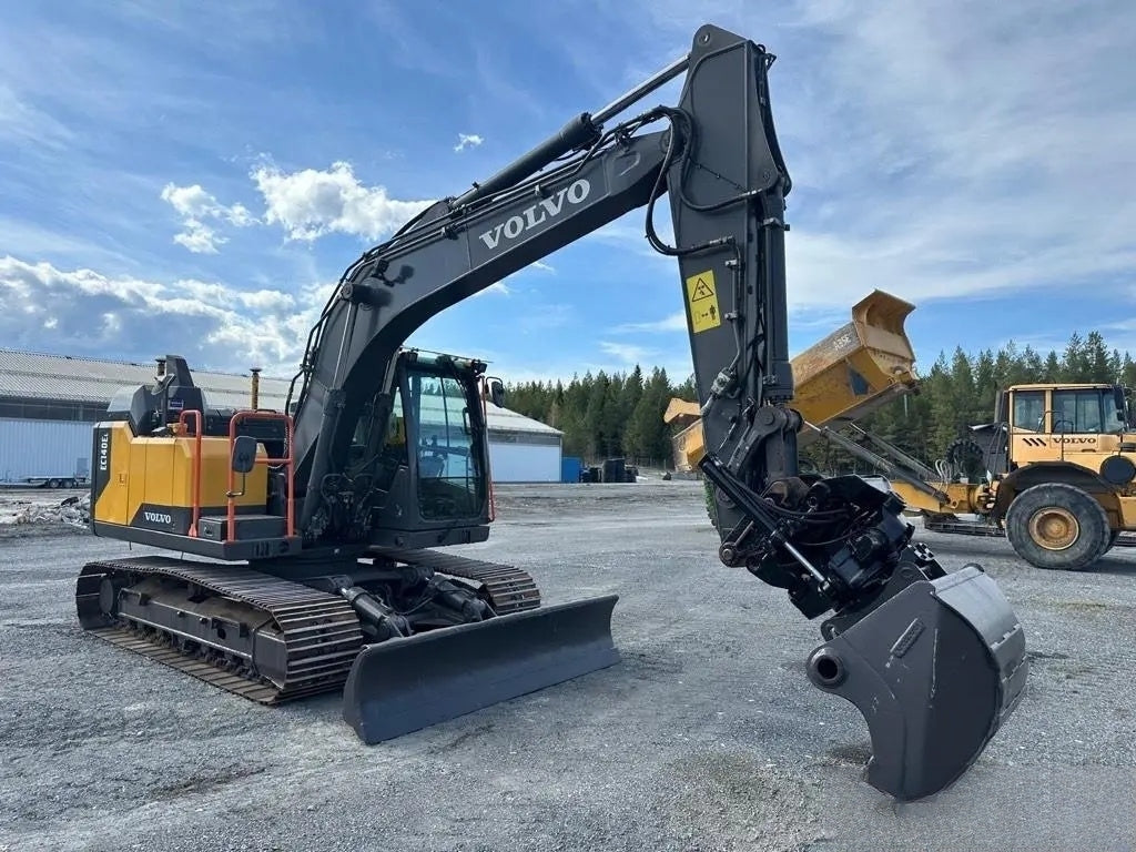 Used Volvo EC140EL Excavator for Sale front view