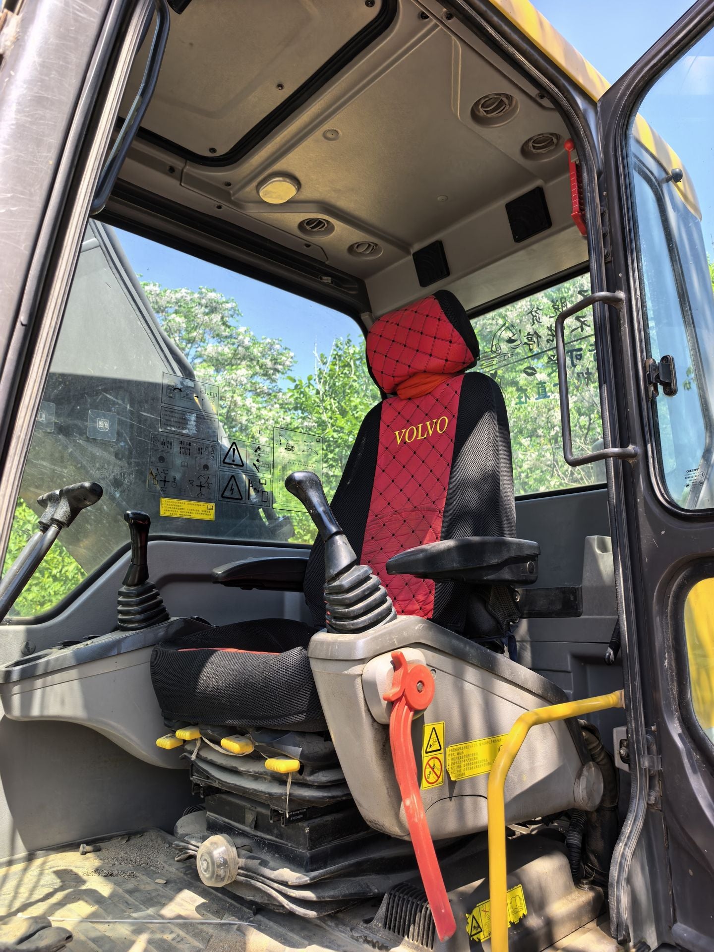 Used Volvo EC250 Excavator for Sale detail view
