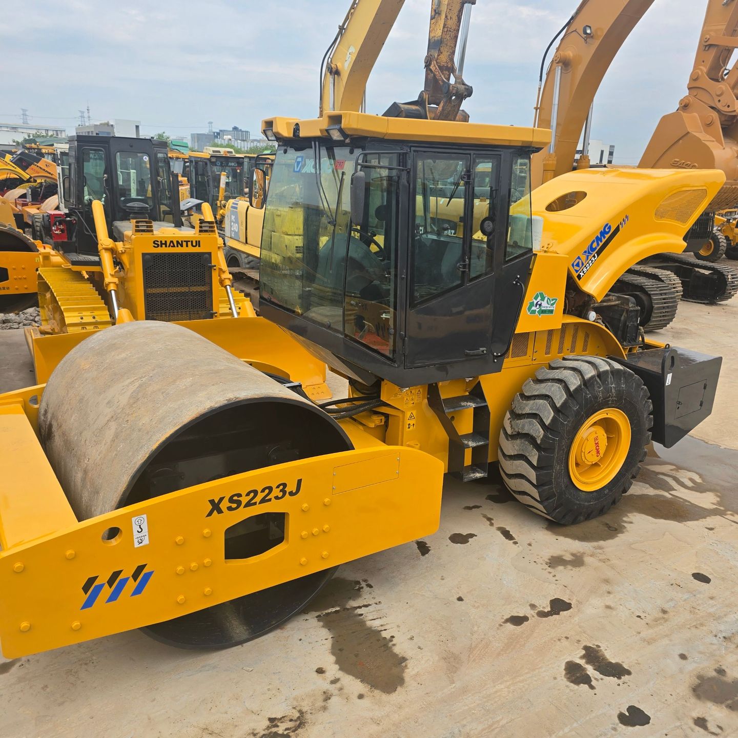 USED XCMG XS223J