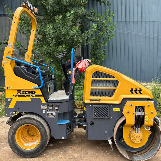Used XCMG XD120VT Road Roller for Sale side view