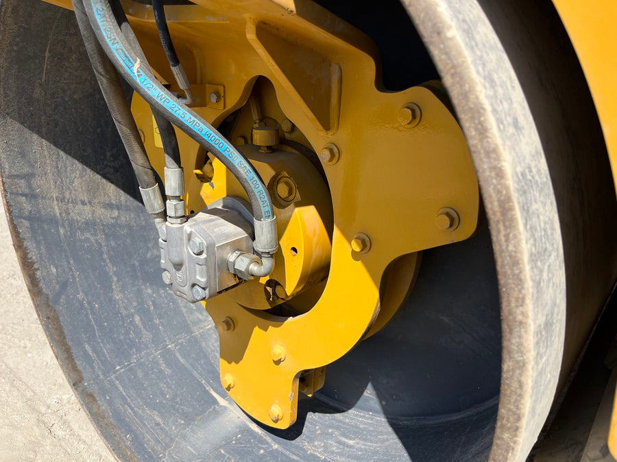 Rodillo compactador XCMG XMR403VT usado en venta | Precio XCMG XMR403VT foto de detalle 3