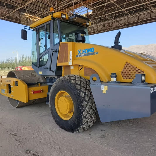 Used XCMG XS183 Road Roller for Sale side view