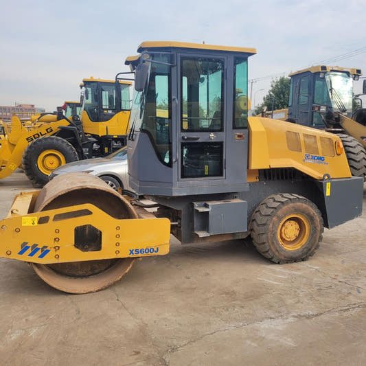 Used XCMG XS600J Road Roller for Sale side view