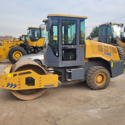Used XCMG XS600J Road Roller for Sale side view