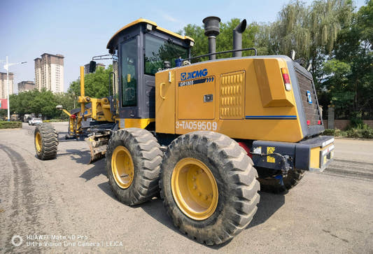 Used XCMG GR1805 Motor Grader for Sale rear side view