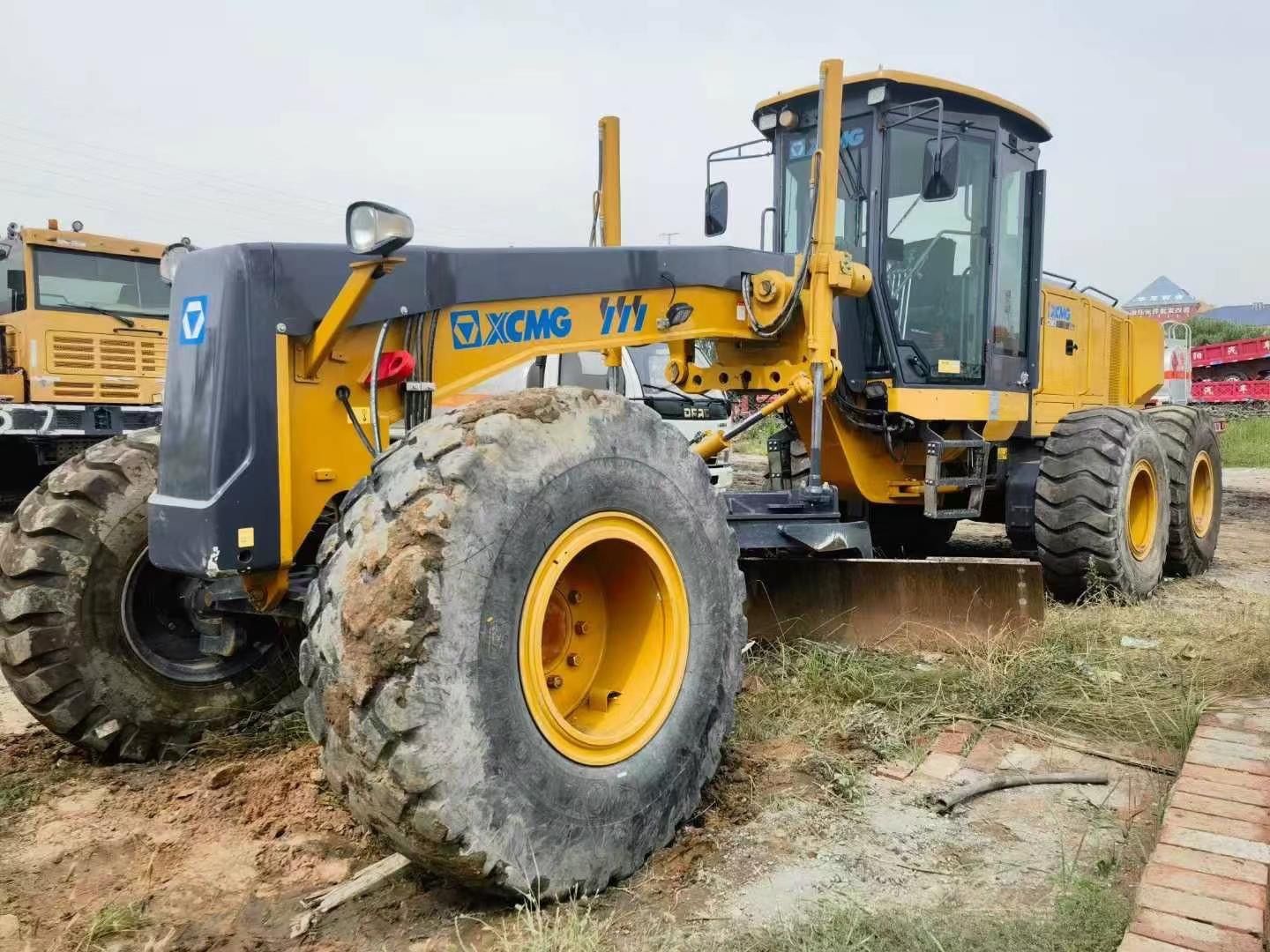 USED XCMG GR2605