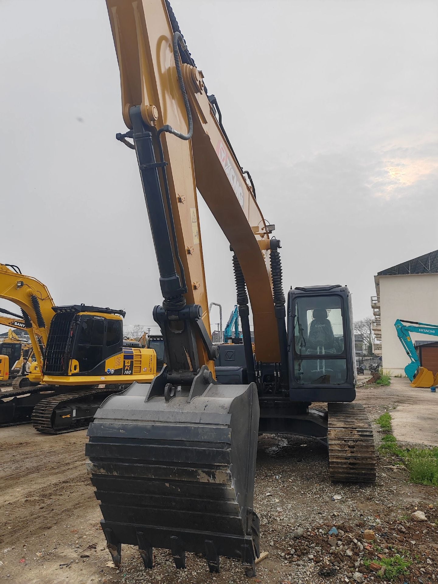 USED XCMG XE215DA