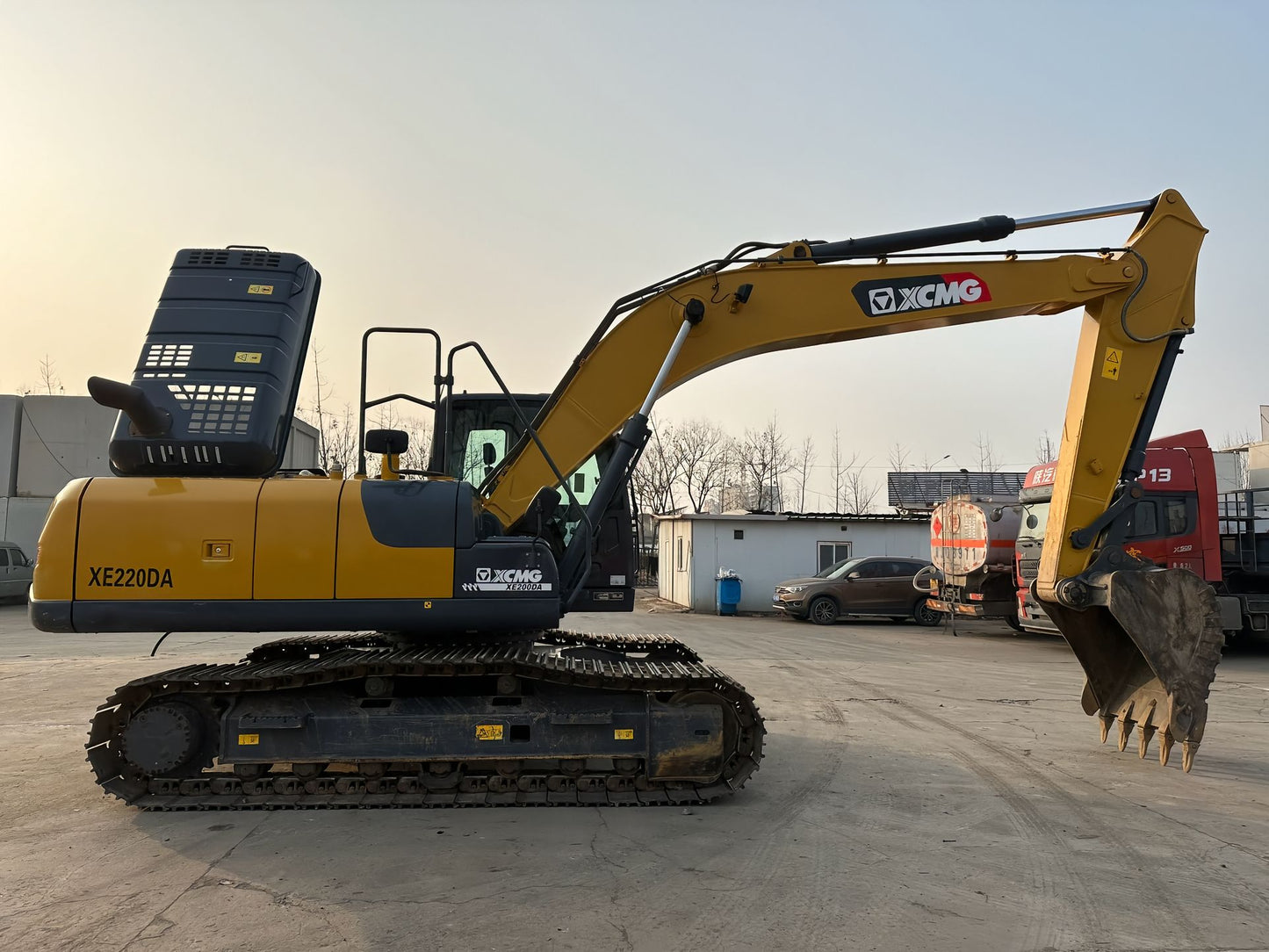 USED XCMG XE220DA