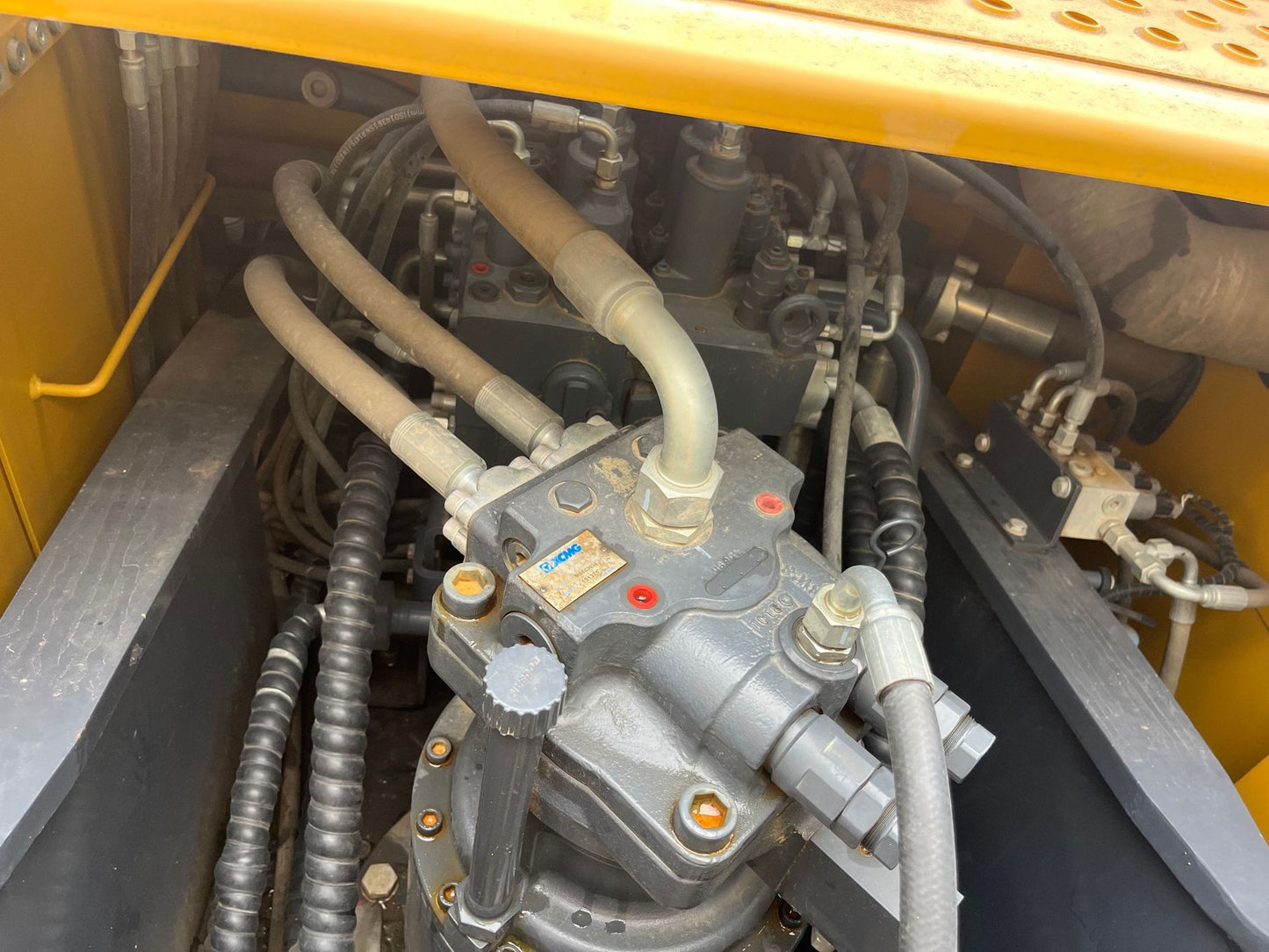 USED XCMG XE225DA