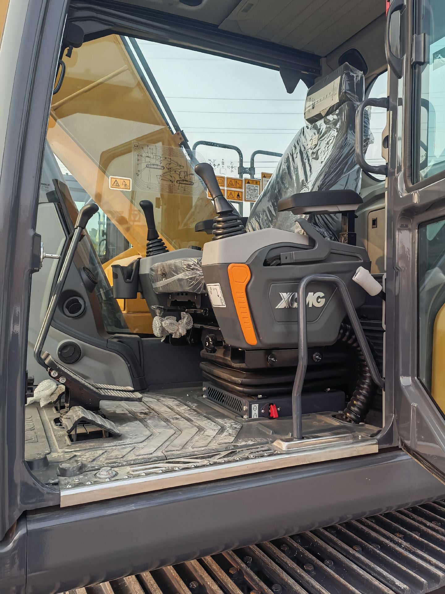 USED XCMG XE215GA