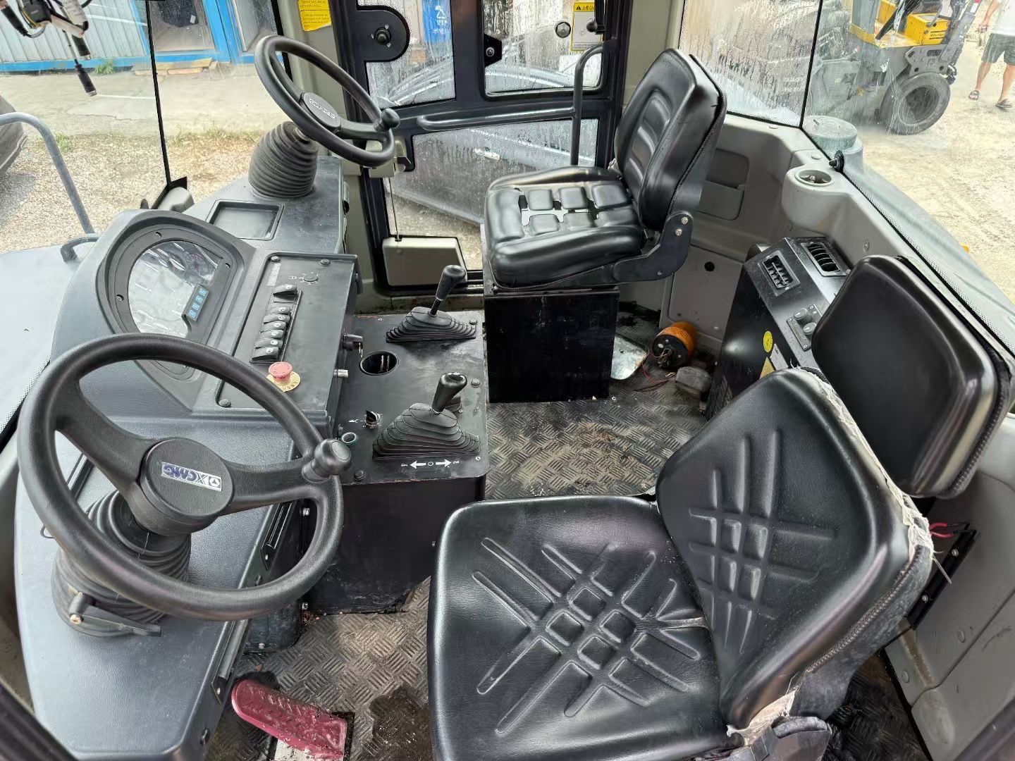USED XCMG XP303KS