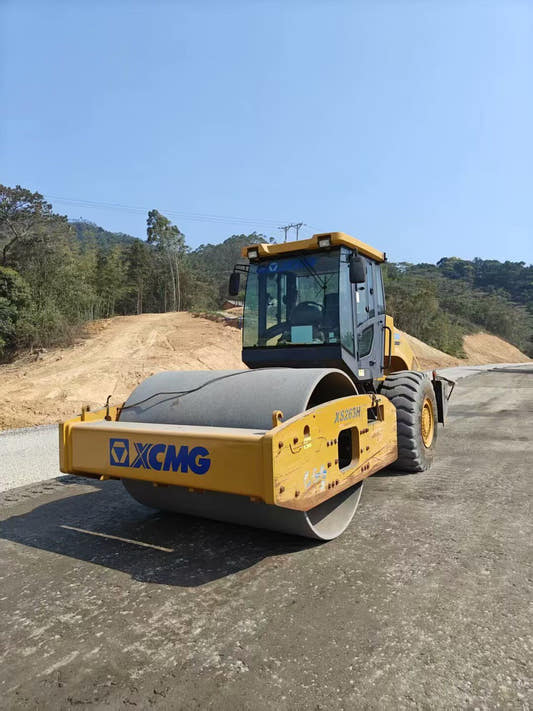 Used XCMG XS263H Road Roller for Sale rear side view