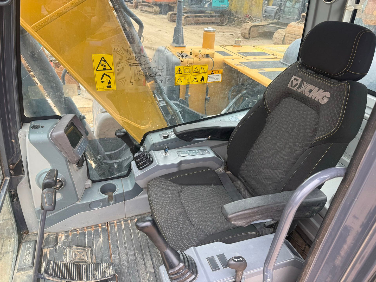 USED XCMG XE135D