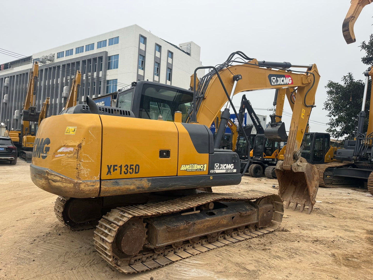 USED XCMG XE135D