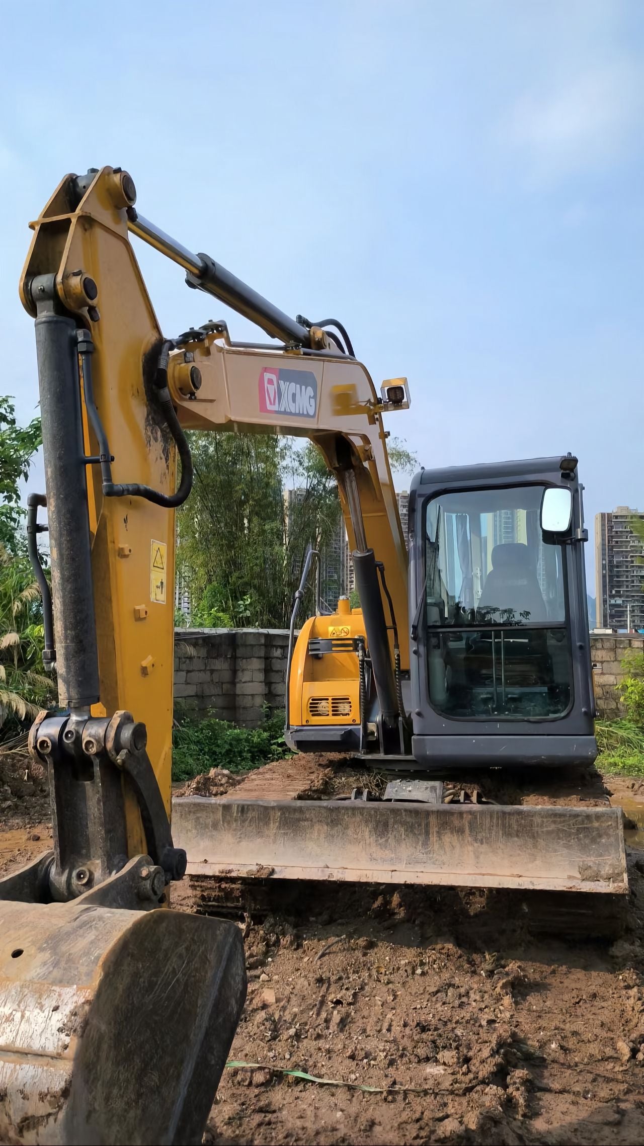 USED XCMG XE75DA