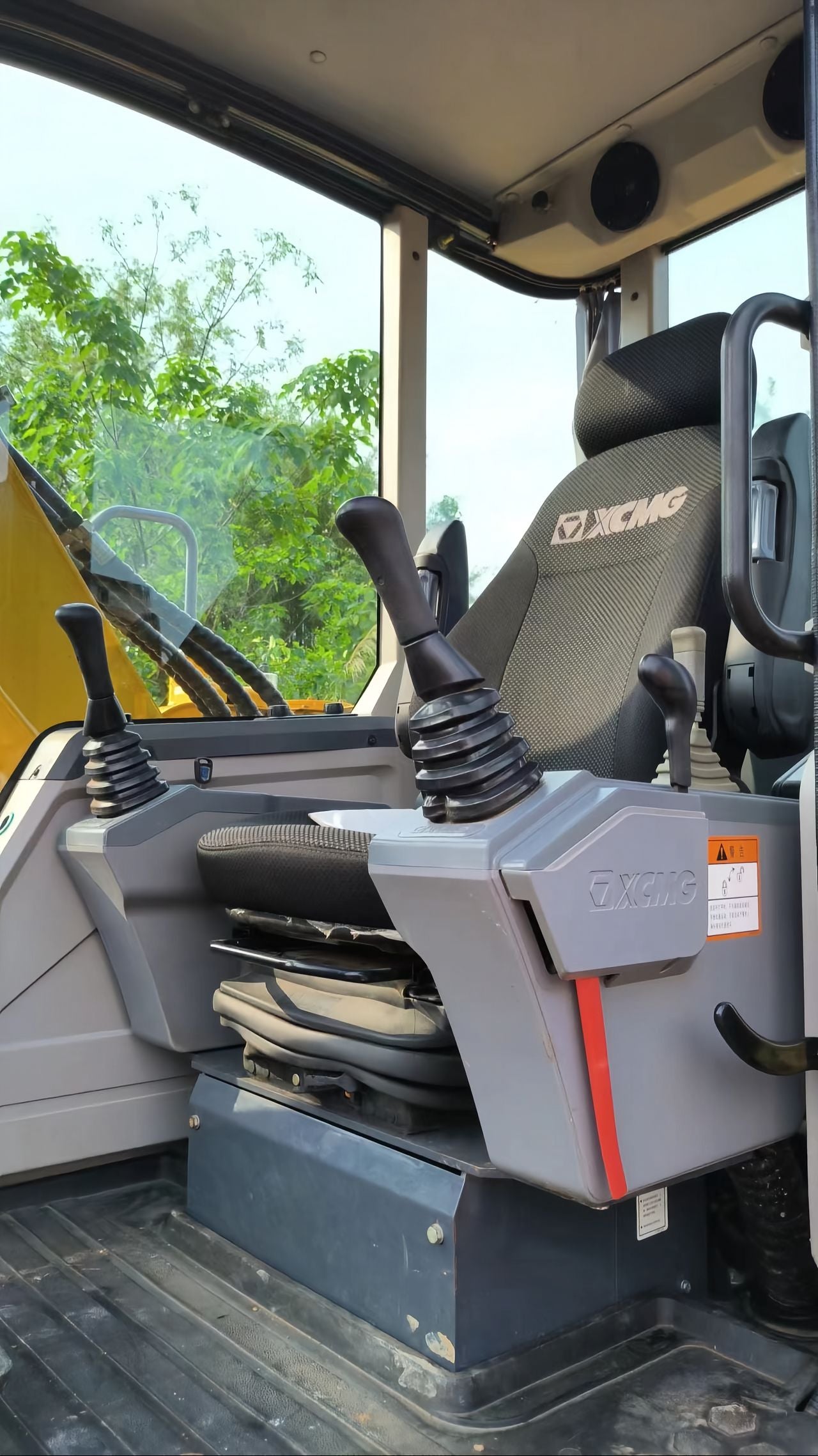 USED XCMG XE75DA