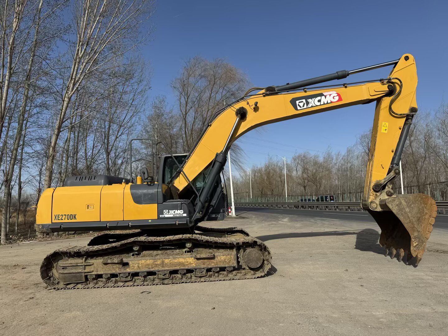 USED XCMG XE270DK