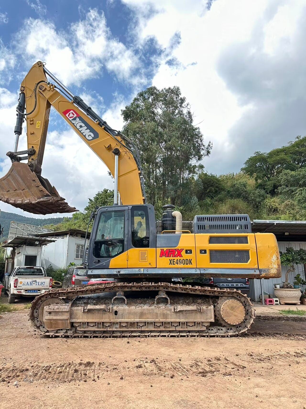 USED XCMG XE490DK