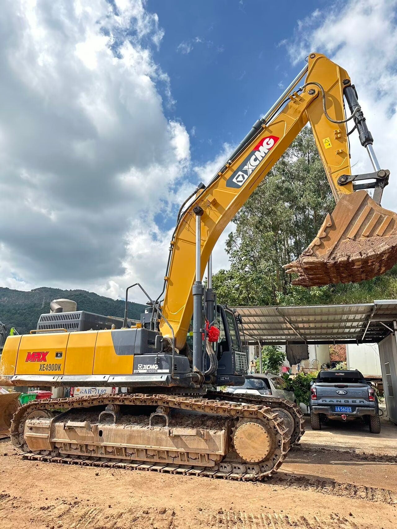 USED XCMG XE490DK