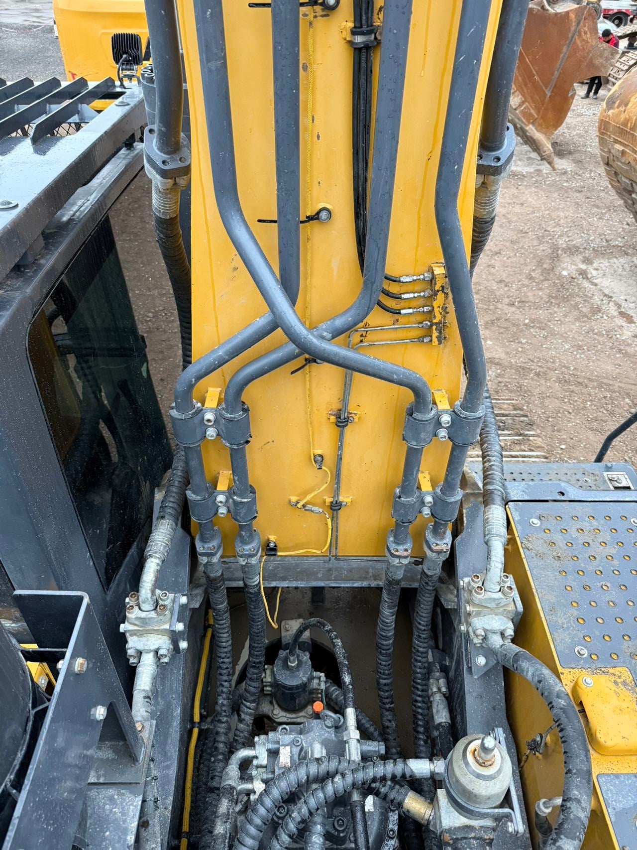 USED XCMG XE550DK