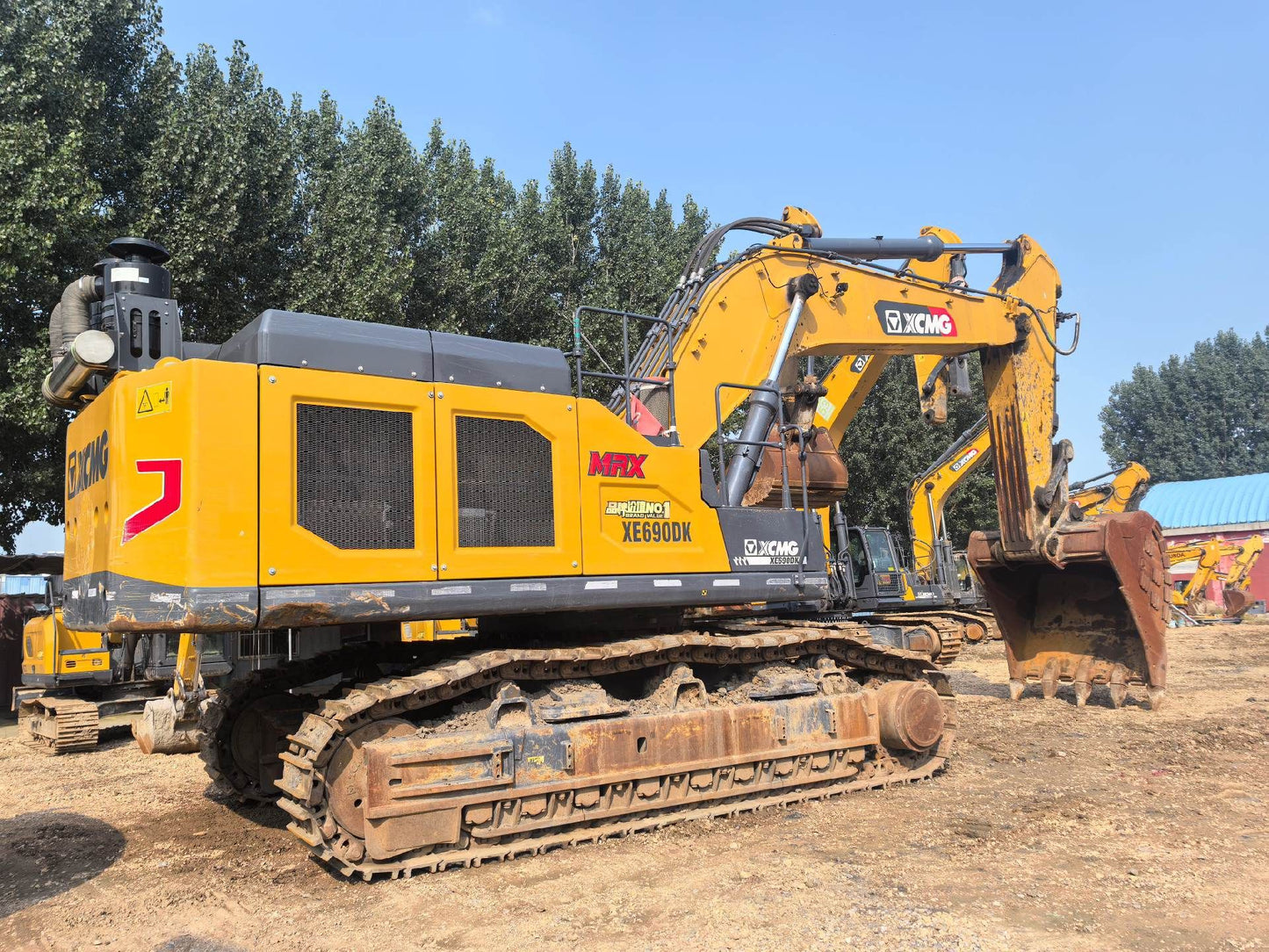 USED XCMG XE690DK