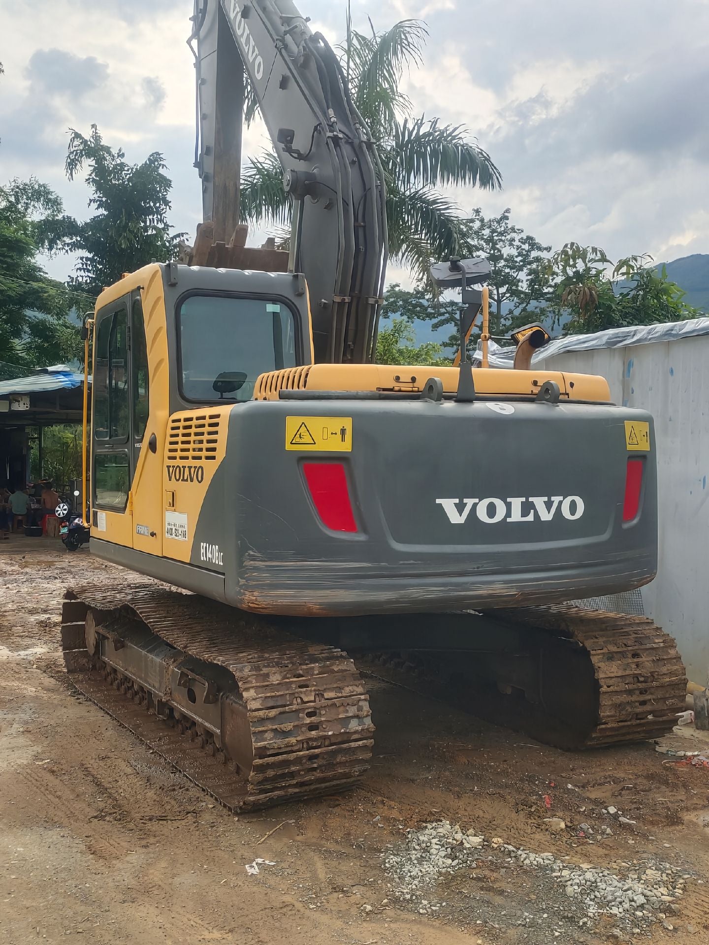 Used Volvo EC140BLC Excavator for Sale rear side view