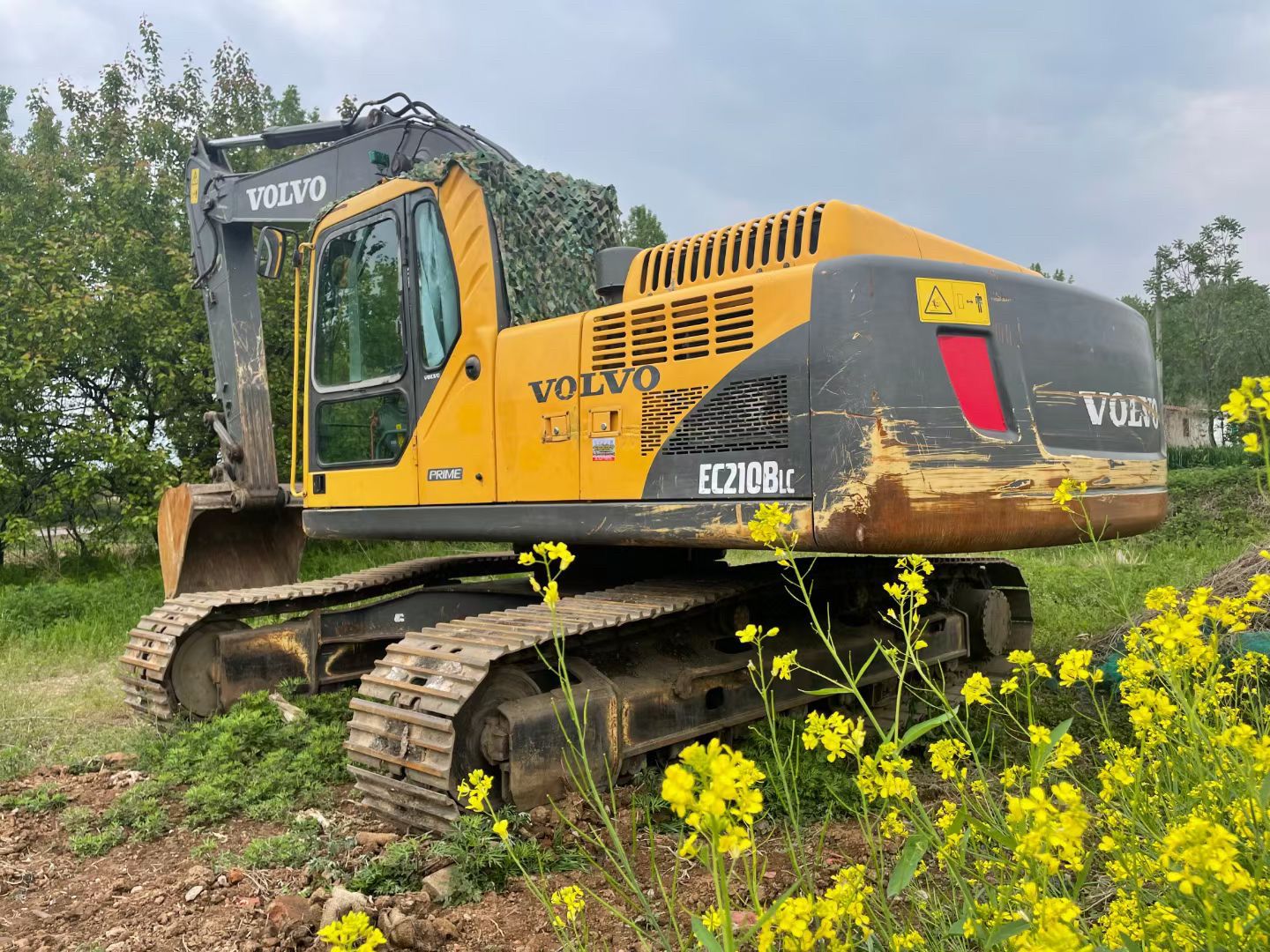 Used Volvo EC210BLC Excavator for Sale rear side view