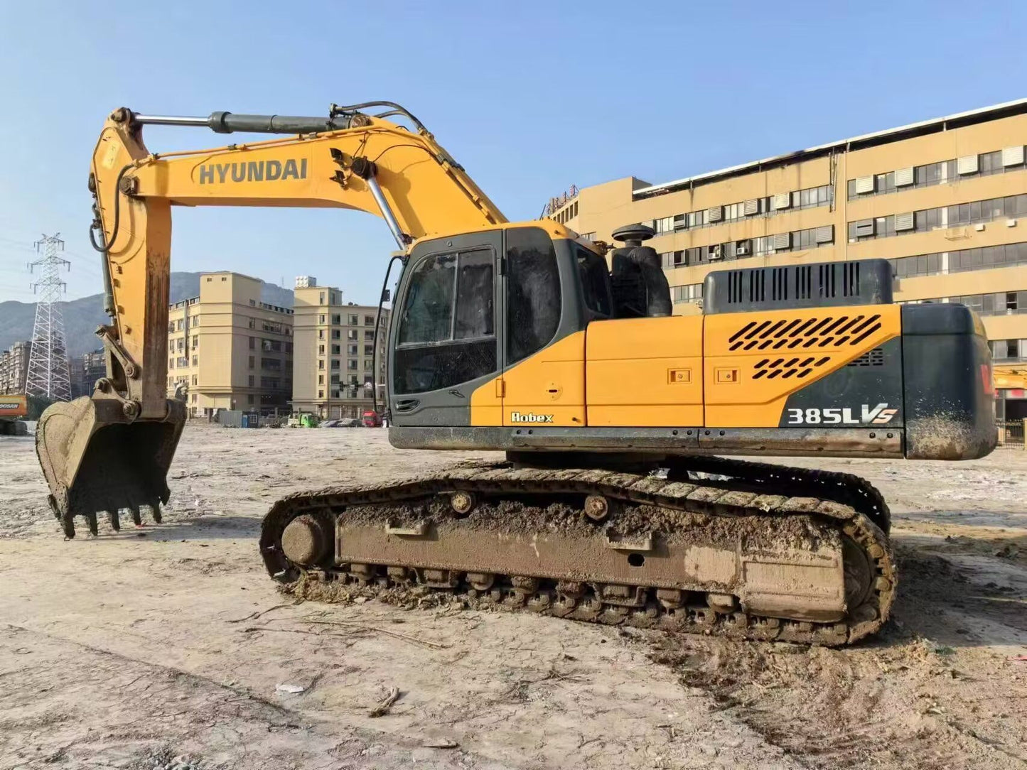 USED HYUNDAI R385LVS