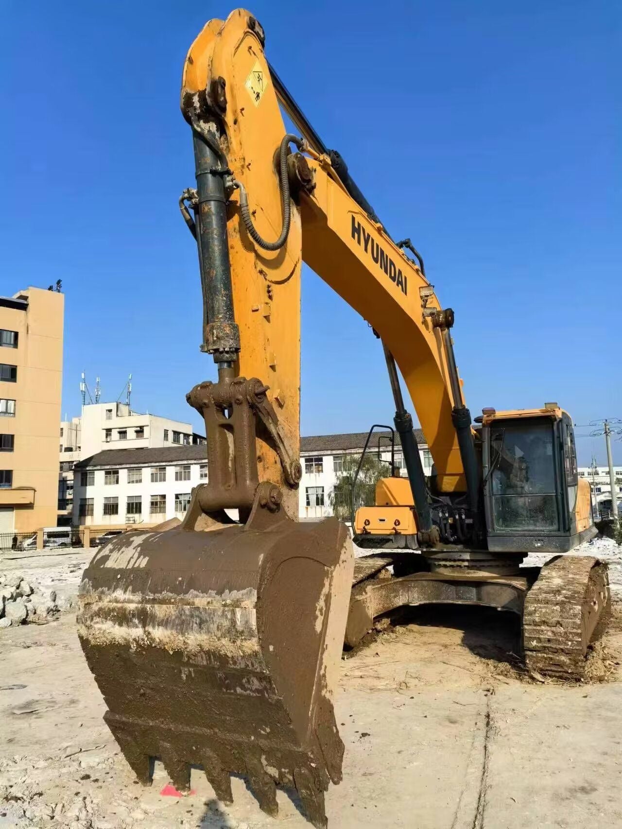 USED HYUNDAI R385LVS