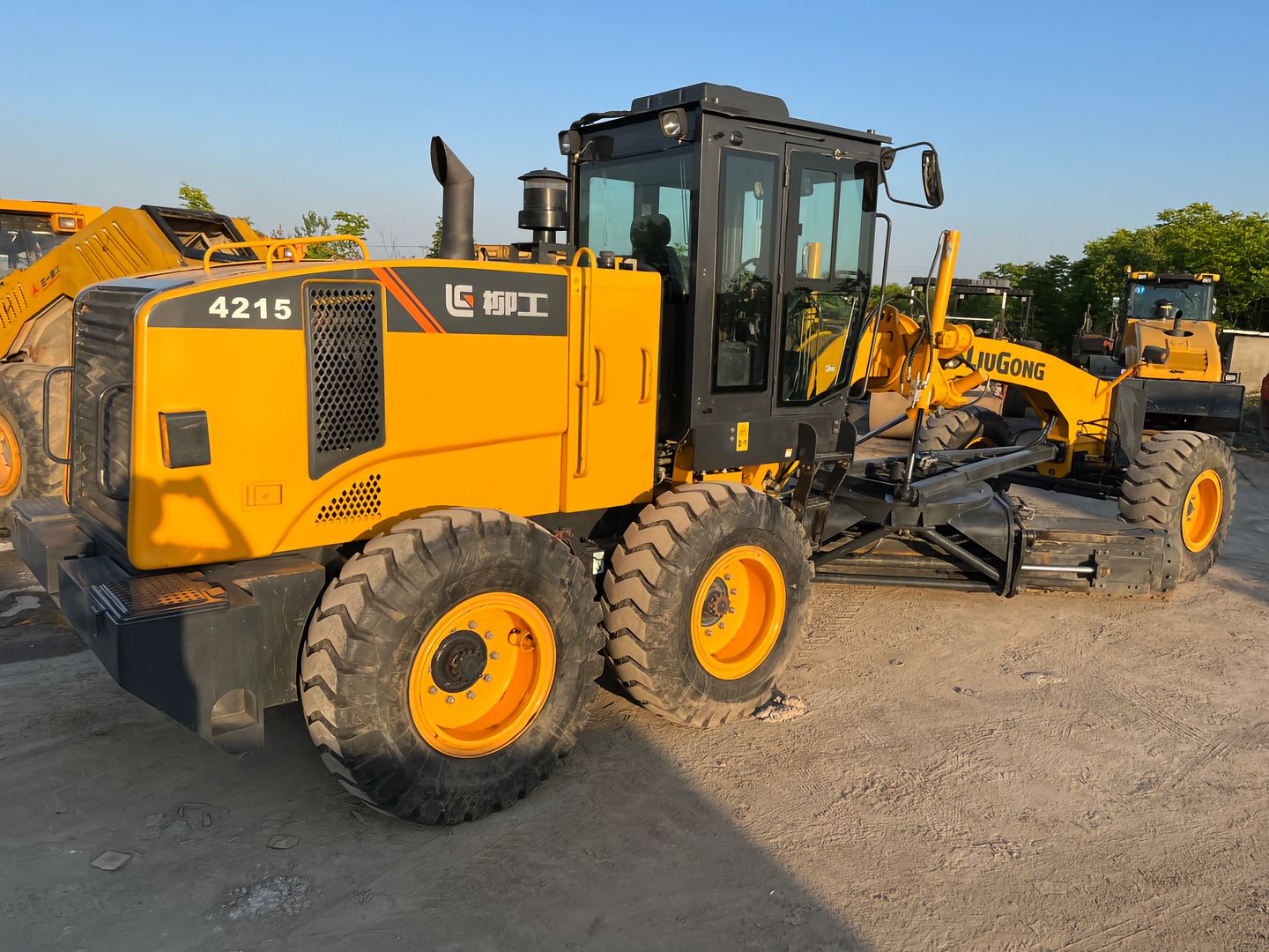 Used Liugong 4215 Motor Grader for Sale rear side view