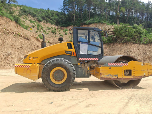 Used Liugong 6126E Road Roller for Sale rear side view