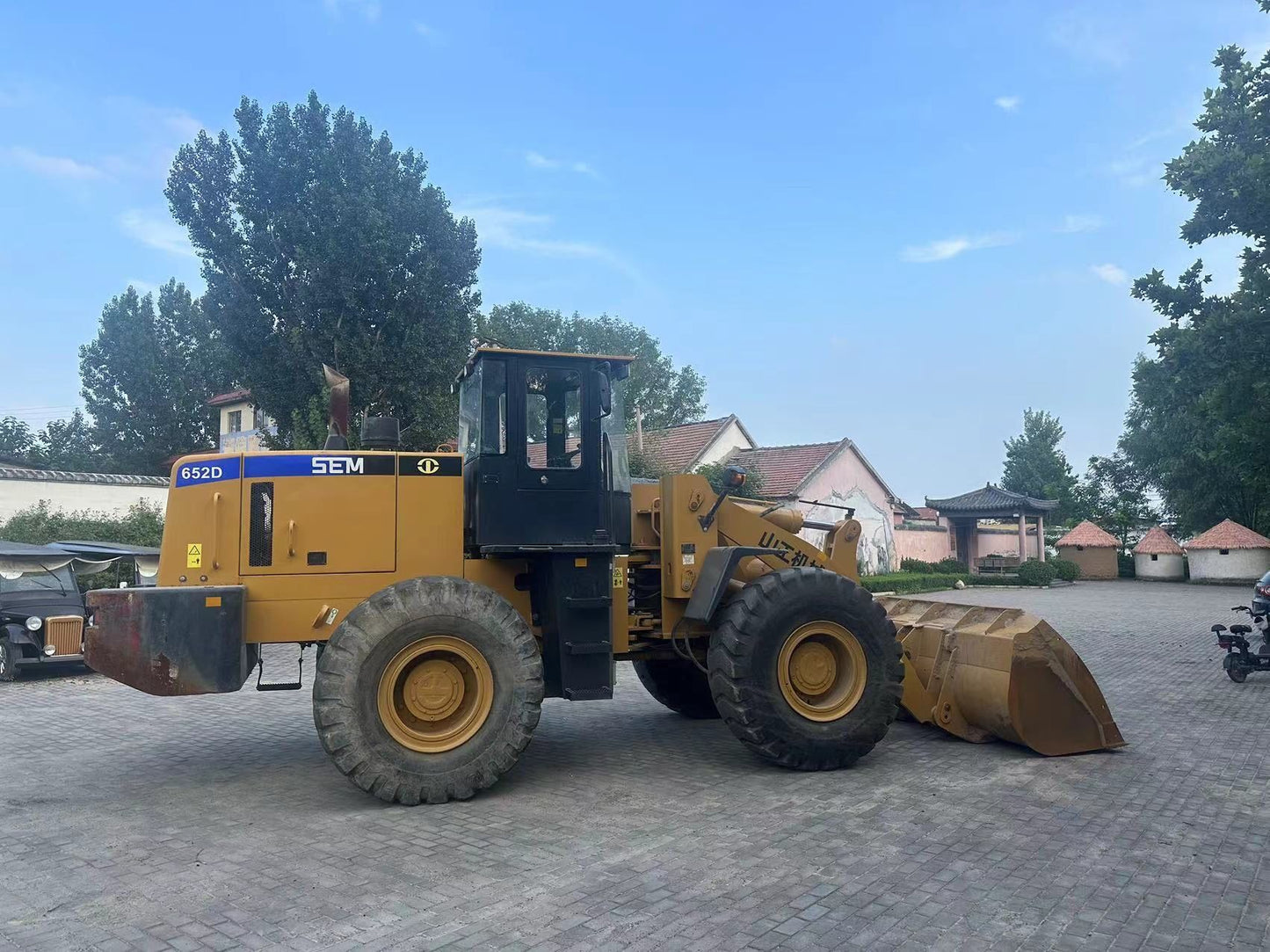 USED SEM 652D