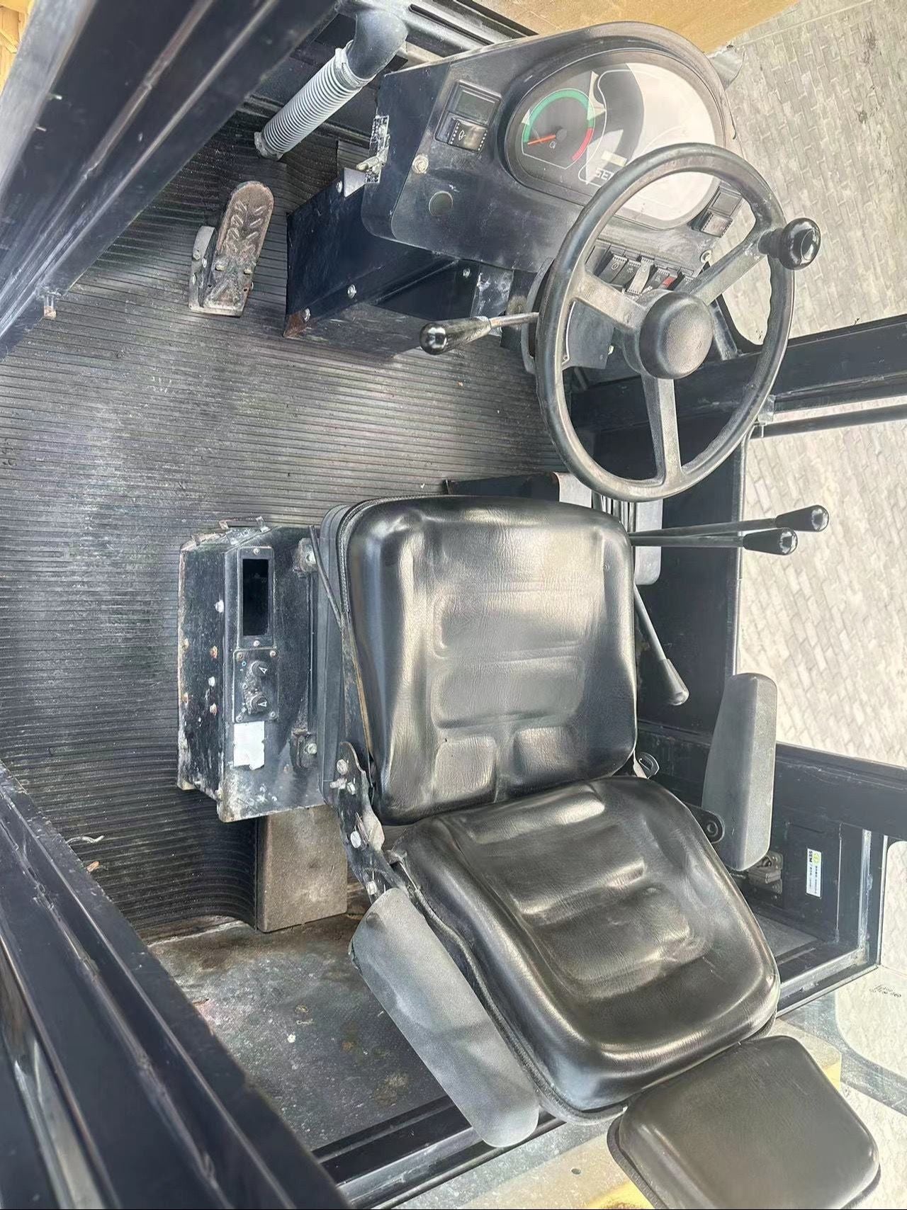 USED SEM 652D