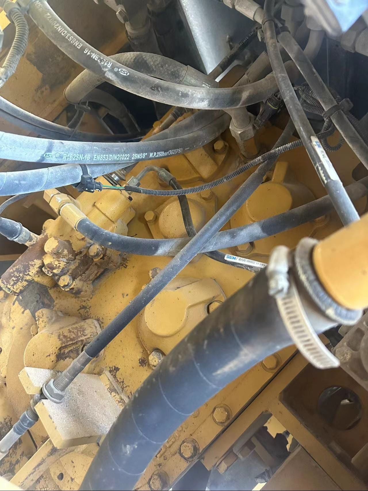 USED SEM 652D