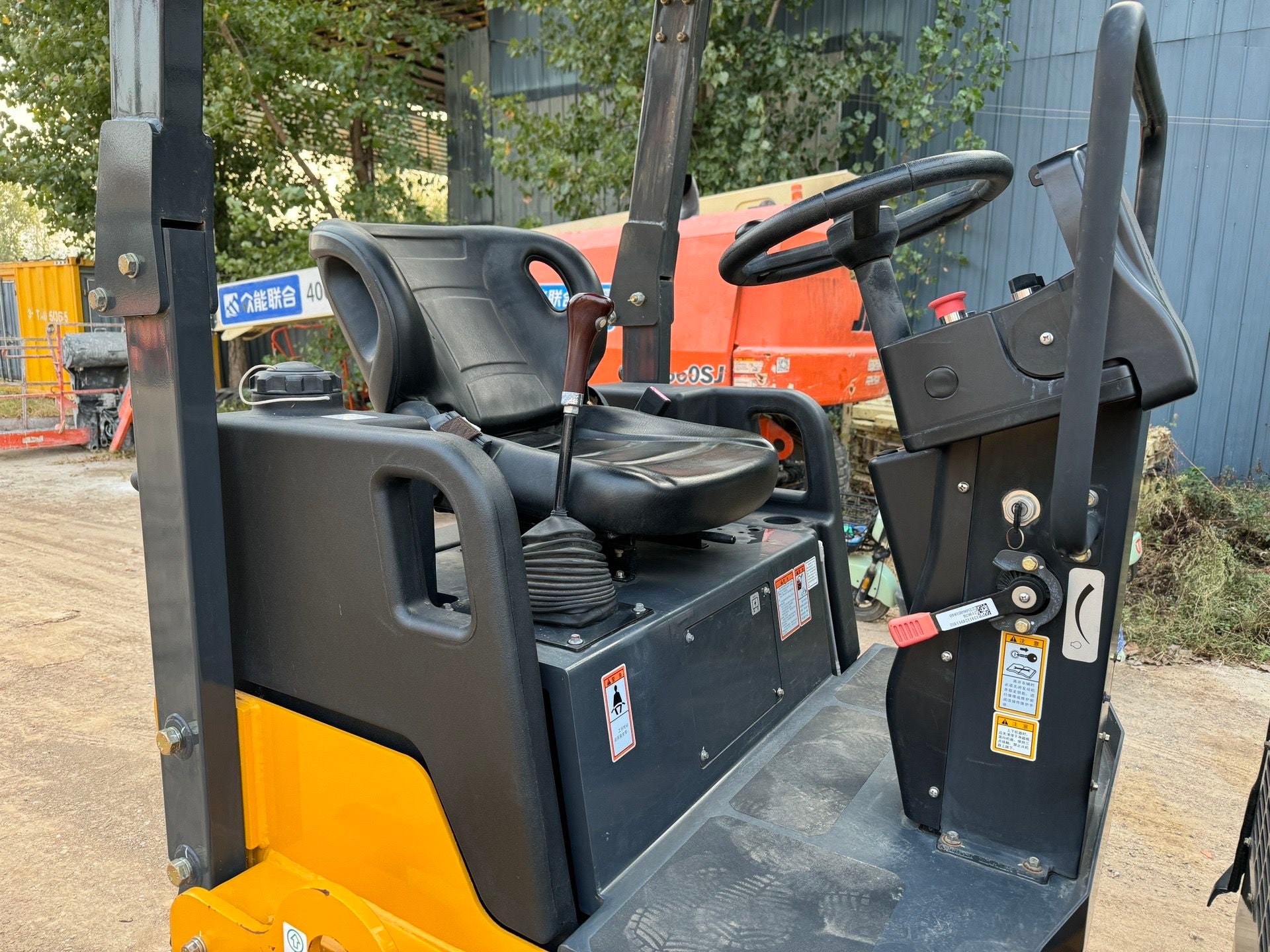 Used Liugong 6033E Road Roller for Sale detail view