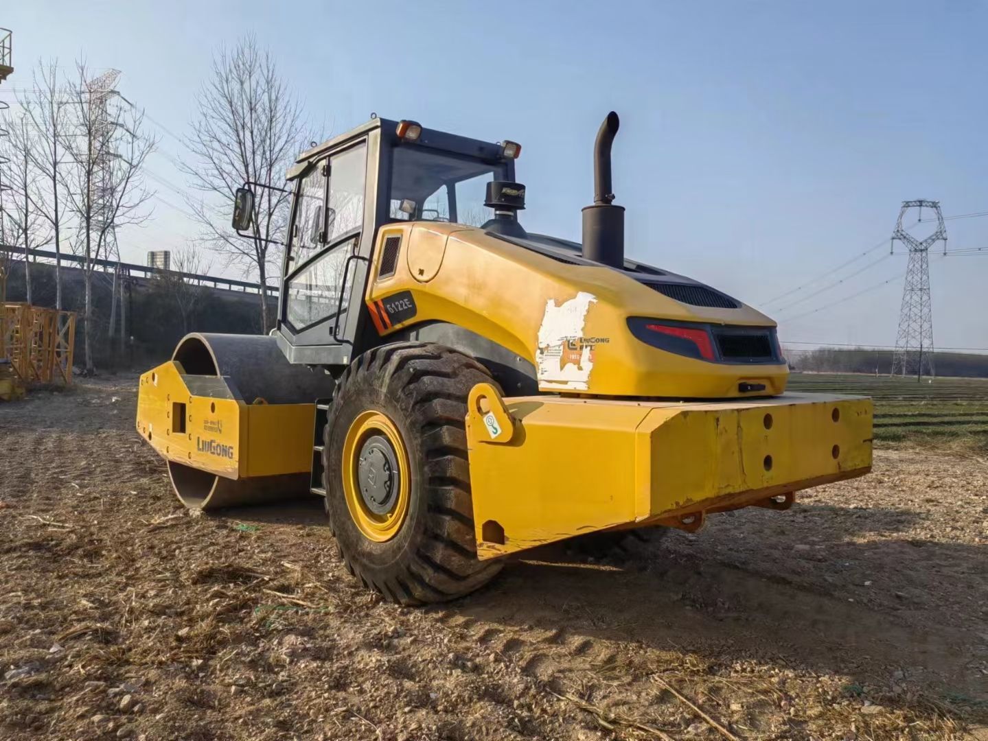 Used Liugong 6122E Road Roller for Sale rear side view