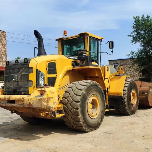 Used Volvo L250G Wheel Loader for Sale side view