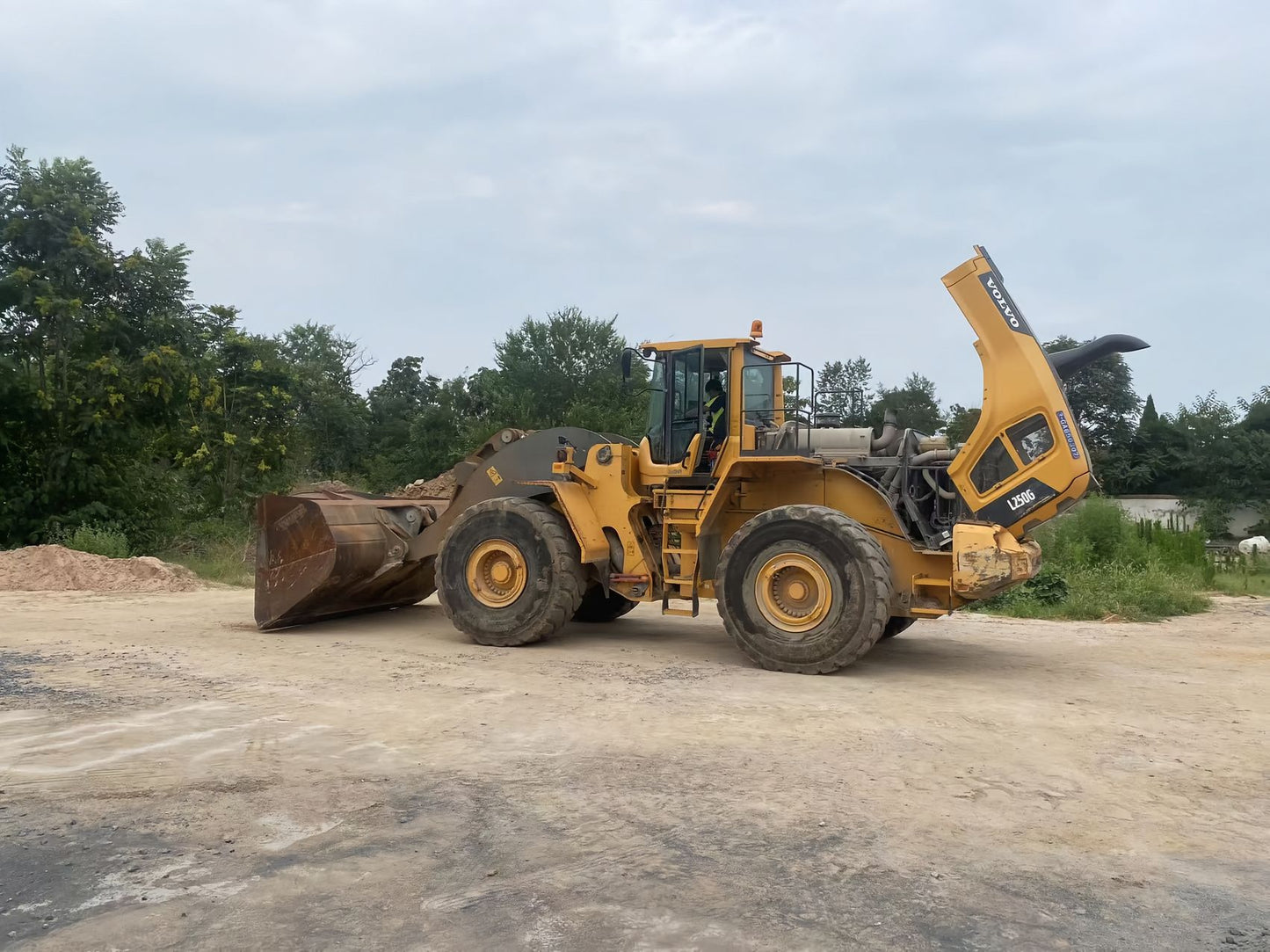Used Volvo L250G Wheel Loader for Sale