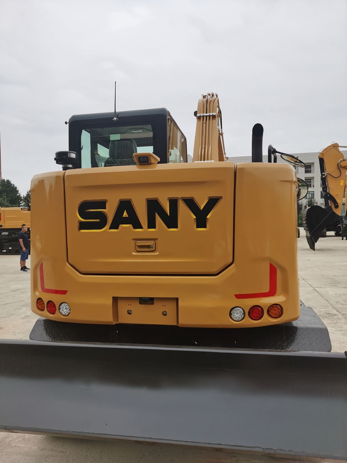 USED SANY SY75W